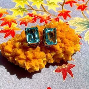♥️ Signed Mazer Aquamarine vintage clip on emerald cut earrings,